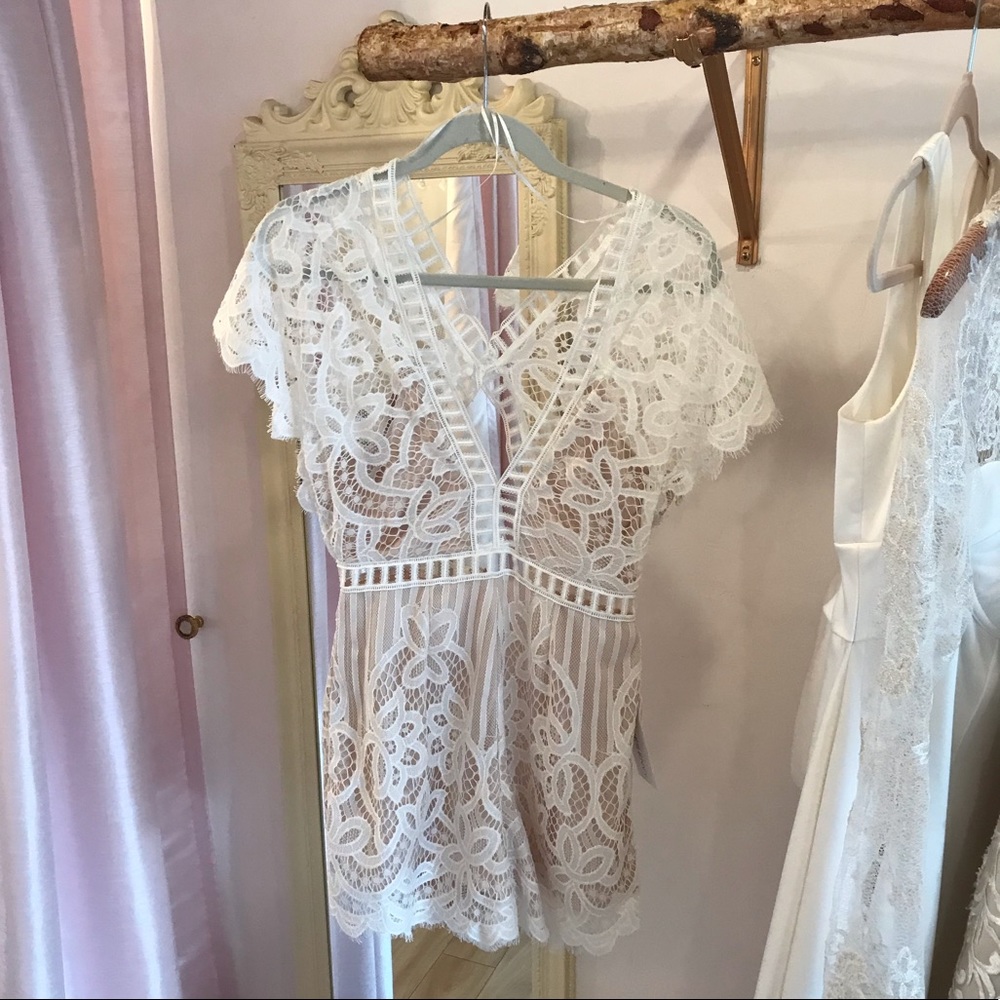 Lace romper - Picture 1 of 4